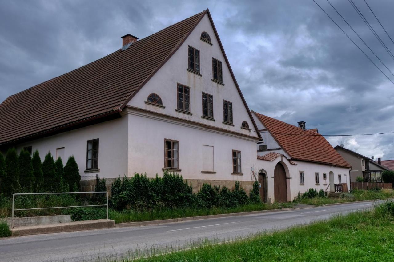 Apartmany V Broumovskem Statku Exterior photo